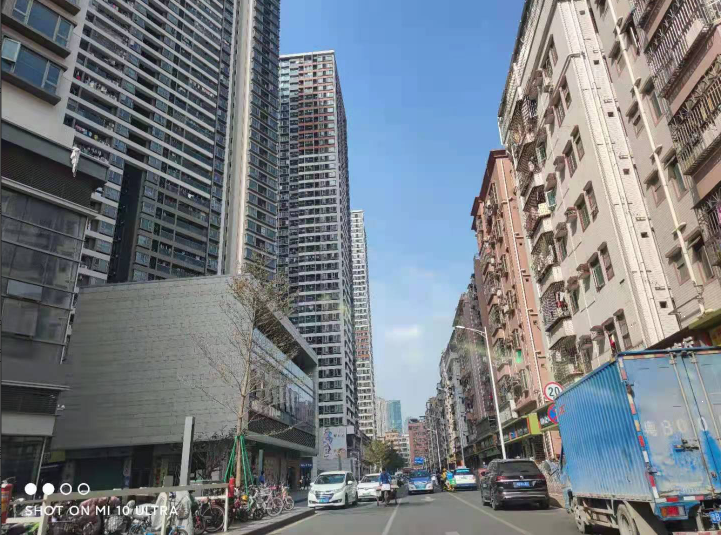 小產(chǎn)權(quán)房對(duì)深圳的貢獻(xiàn)是無(wú)比巨大的