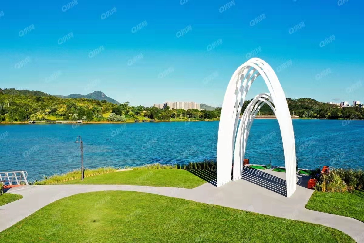 碧輝園十里銀灘，伴海云山苑均價(jià)-40000元/平