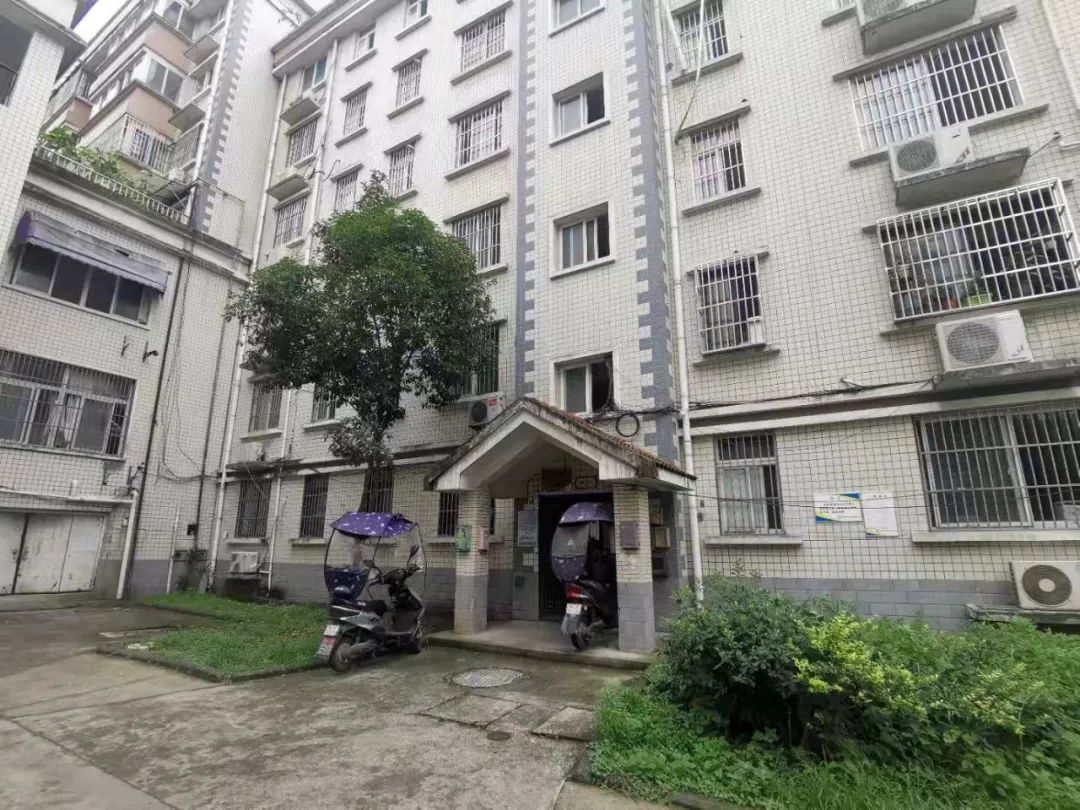 也就是說(shuō)回遷戶不存在改變土地性質(zhì)問(wèn)題