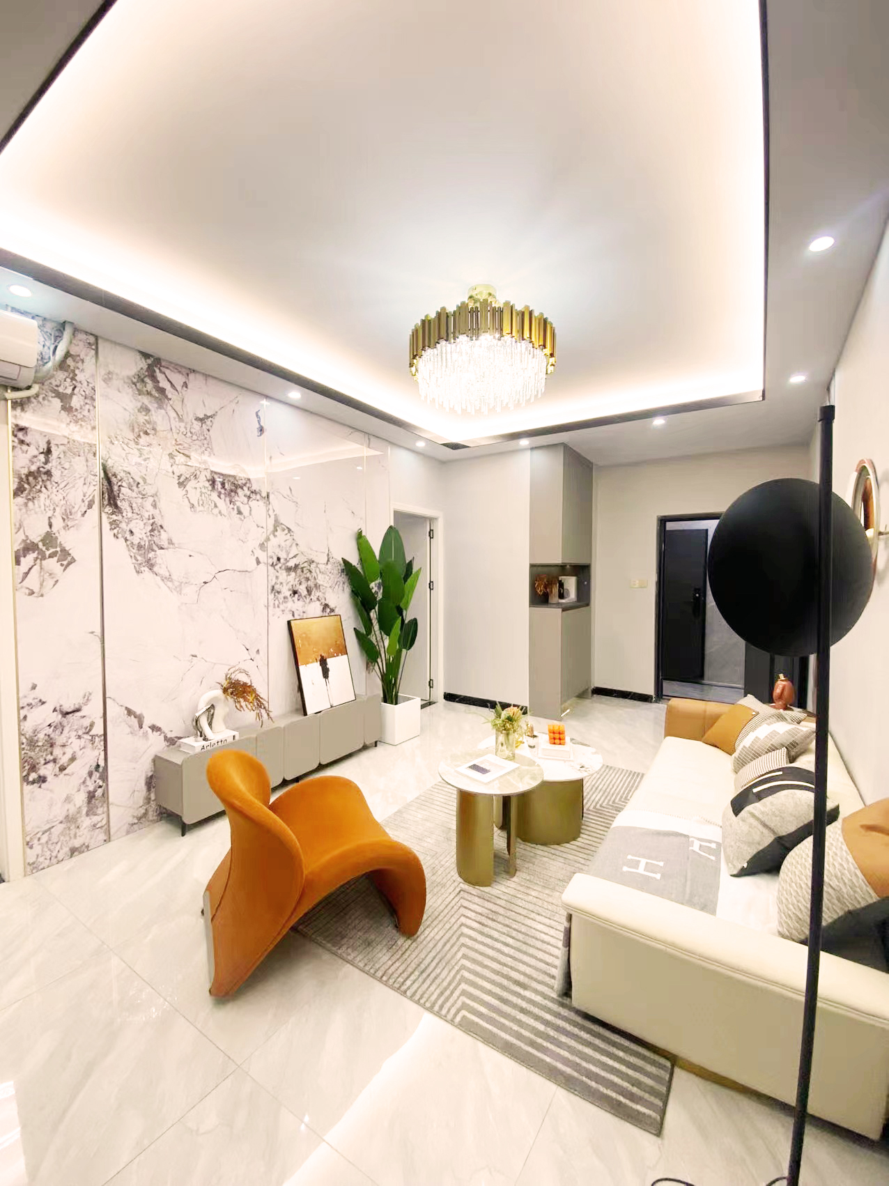  深圳石巖小產(chǎn)權(quán)房|雅居花園 首付35.8萬/套應(yīng)人石站600米