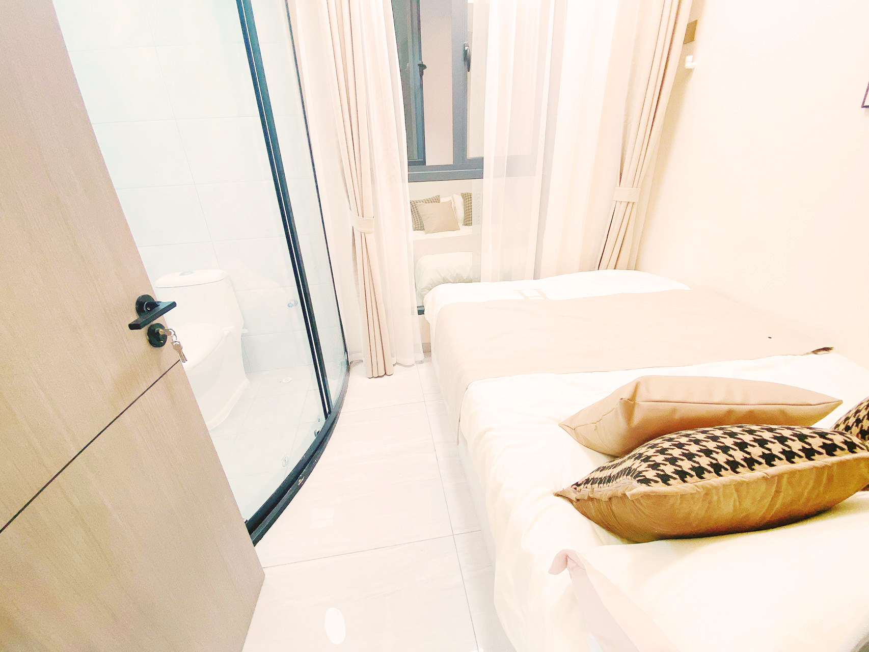 深圳石巖小產(chǎn)權(quán)房| 蔚藍(lán)花城 ，34.8萬/套